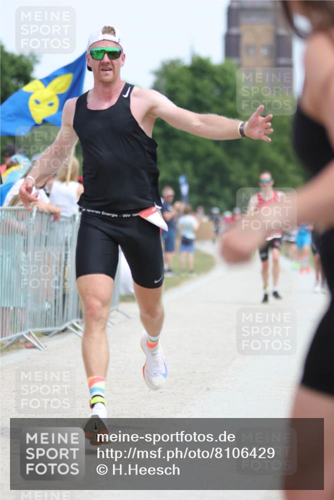 22.06.2025 - Viking Triathlon H.Heesch http://msf.ph/oto/8106429 22.06.2025 14:13:09 Laufen 77, 442, 642, 661 meine-sportfotos.de