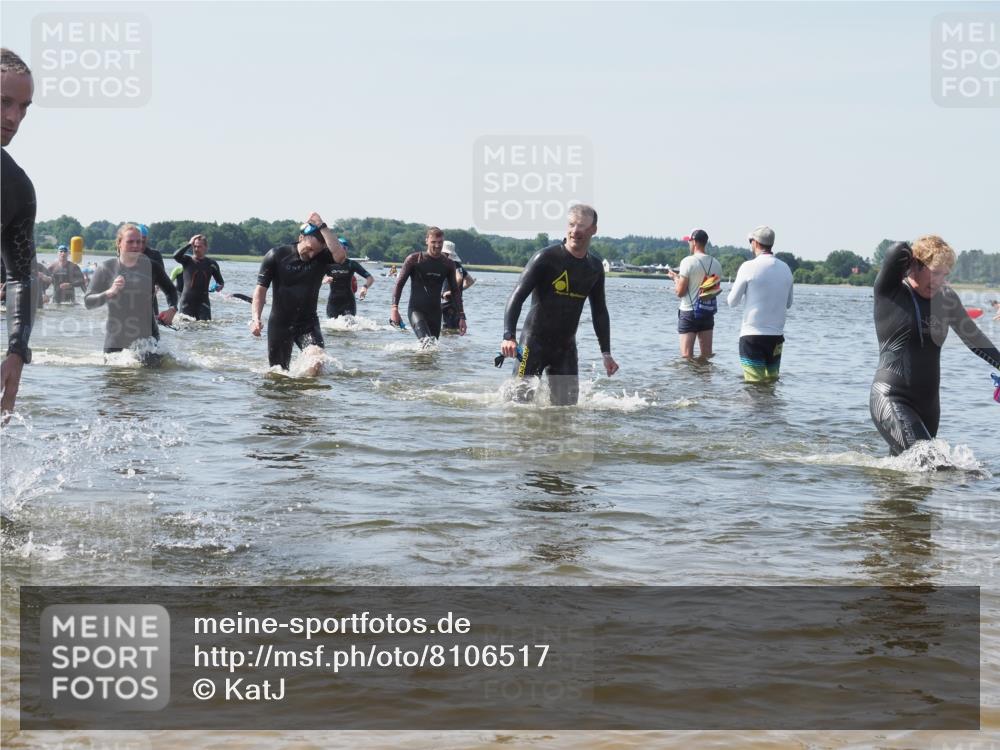 22.06.2025 - Viking Triathlon KatJ http://msf.ph/oto/8106517 22.06.2025 10:37:17 Schwimmen 34, 172, 180, 233, 253, 312, 316, 344, 370, 383, 454, 513, 649 meine-sportfotos.de