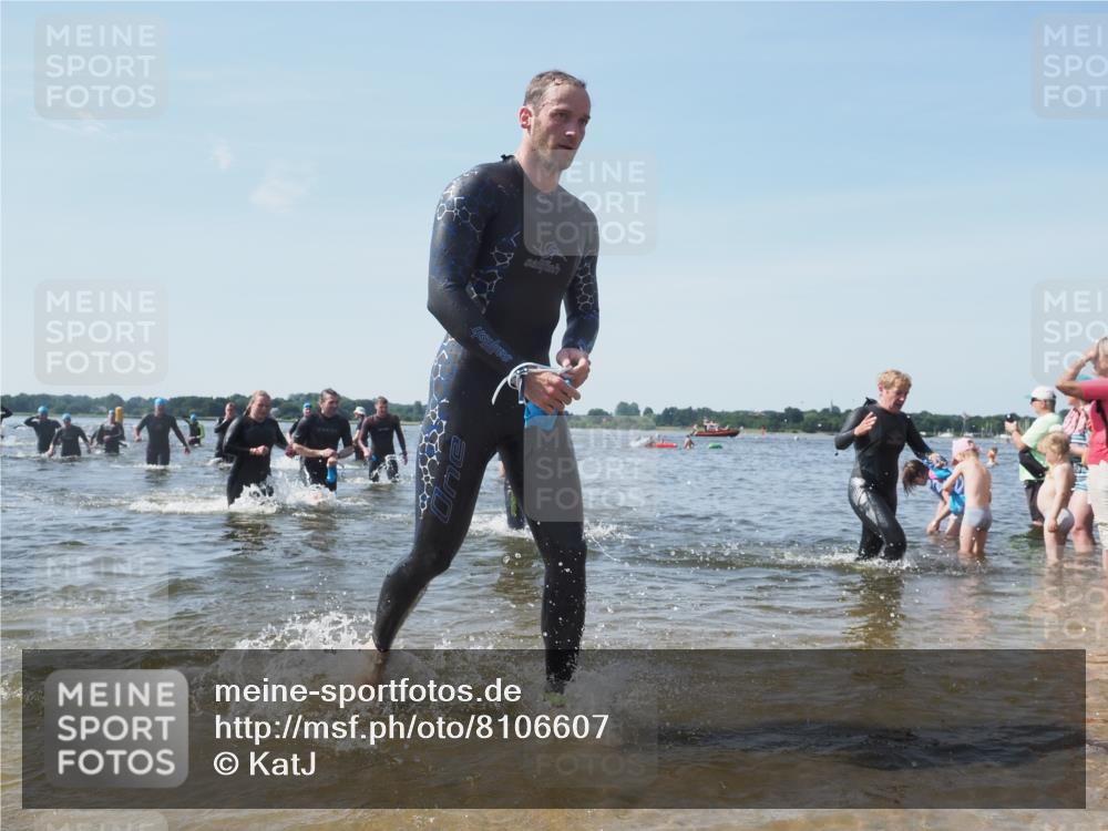 22.06.2025 - Viking Triathlon KatJ http://msf.ph/oto/8106607 22.06.2025 10:37:19 Schwimmen 34, 131, 172, 180, 233, 253, 312, 316, 344, 370, 383, 454, 513, 649 meine-sportfotos.de