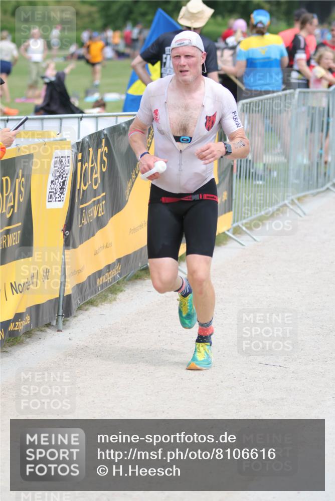 22.06.2025 - Viking Triathlon H.Heesch http://msf.ph/oto/8106616 22.06.2025 14:15:20 Laufen 28, 556 meine-sportfotos.de