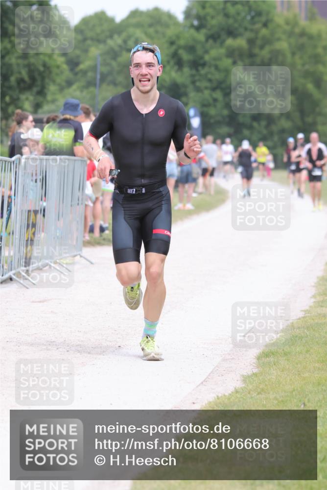 22.06.2025 - Viking Triathlon H.Heesch http://msf.ph/oto/8106668 22.06.2025 14:41:25 Laufen 87, 168, 191 meine-sportfotos.de