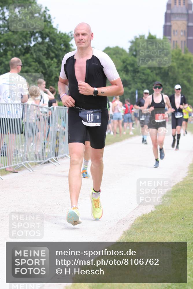 22.06.2025 - Viking Triathlon H.Heesch http://msf.ph/oto/8106762 22.06.2025 14:41:41 Laufen 110, 527, 653 meine-sportfotos.de