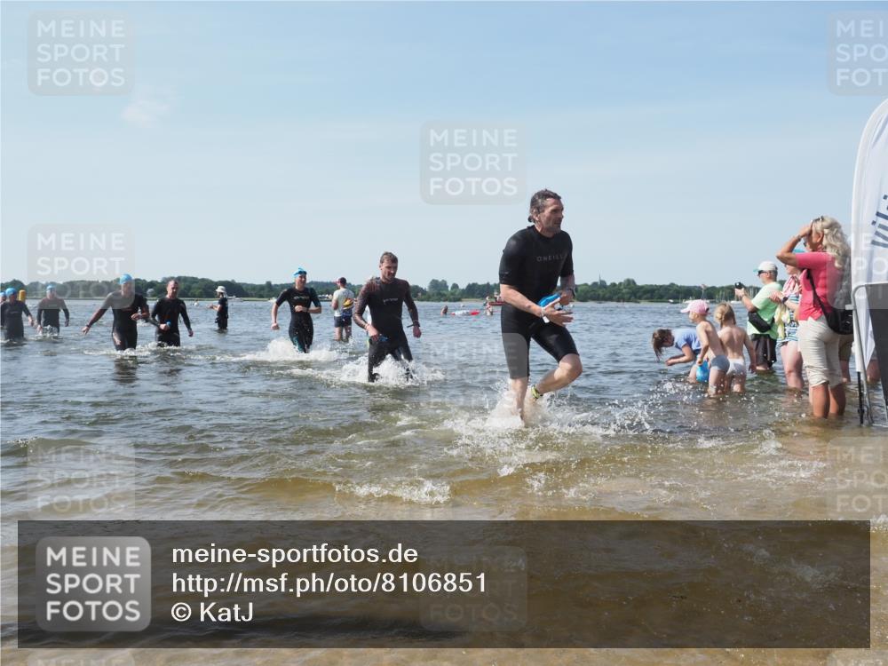 22.06.2025 - Viking Triathlon KatJ http://msf.ph/oto/8106851 22.06.2025 10:37:23 Schwimmen 21, 34, 131, 172, 180, 187, 233, 253, 312, 316, 344, 370, 383, 454, 456, 649 meine-sportfotos.de