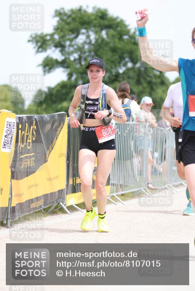 22.06.2025 - Viking Triathlon H.Heesch http://msf.ph/oto/8107015 22.06.2025 13:54:10 Laufen 11, 205, 608, 630 meine-sportfotos.de