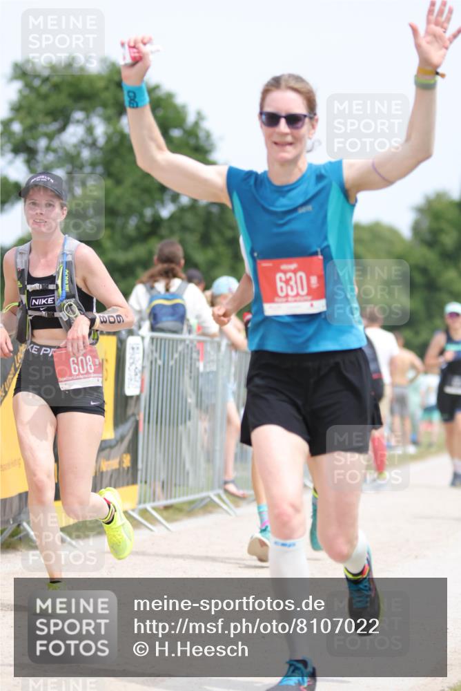 22.06.2025 - Viking Triathlon H.Heesch http://msf.ph/oto/8107022 22.06.2025 13:54:10 Laufen 11, 205, 608, 630 meine-sportfotos.de