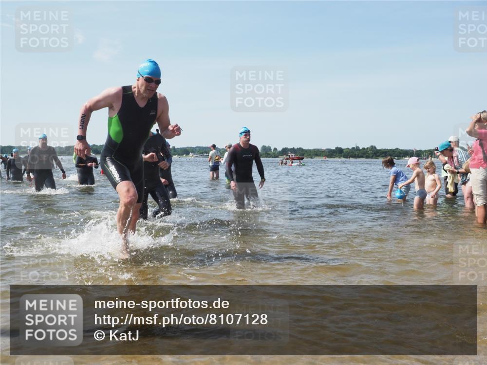22.06.2025 - Viking Triathlon KatJ http://msf.ph/oto/8107128 22.06.2025 10:37:33 Schwimmen 21, 34, 131, 141, 163, 177, 180, 187, 245, 253, 312, 316, 344, 456, 506, 614, 639 meine-sportfotos.de