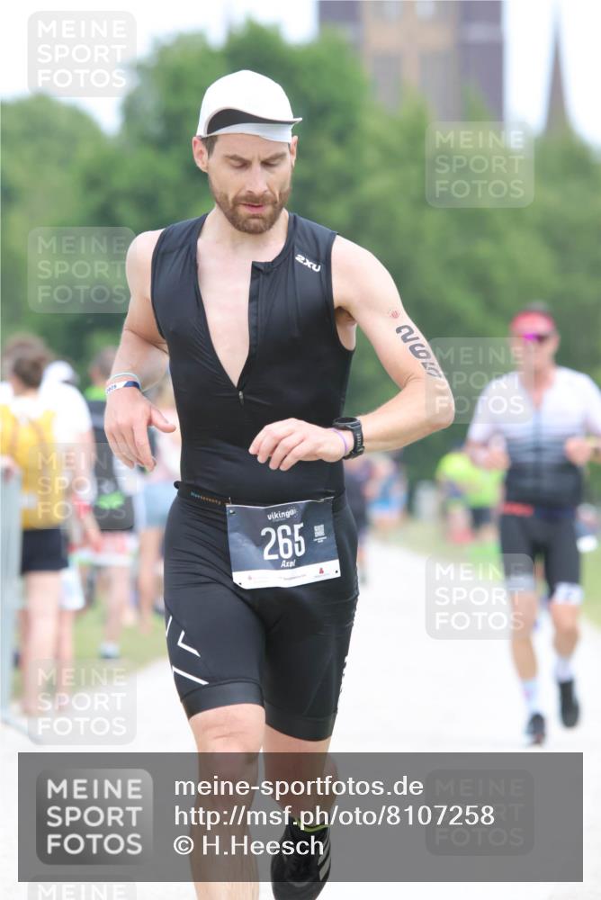 22.06.2025 - Viking Triathlon H.Heesch http://msf.ph/oto/8107258 22.06.2025 14:31:21 Laufen 55, 186, 265 meine-sportfotos.de