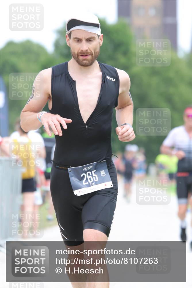 22.06.2025 - Viking Triathlon H.Heesch http://msf.ph/oto/8107263 22.06.2025 14:31:22 Laufen 55, 186, 265 meine-sportfotos.de