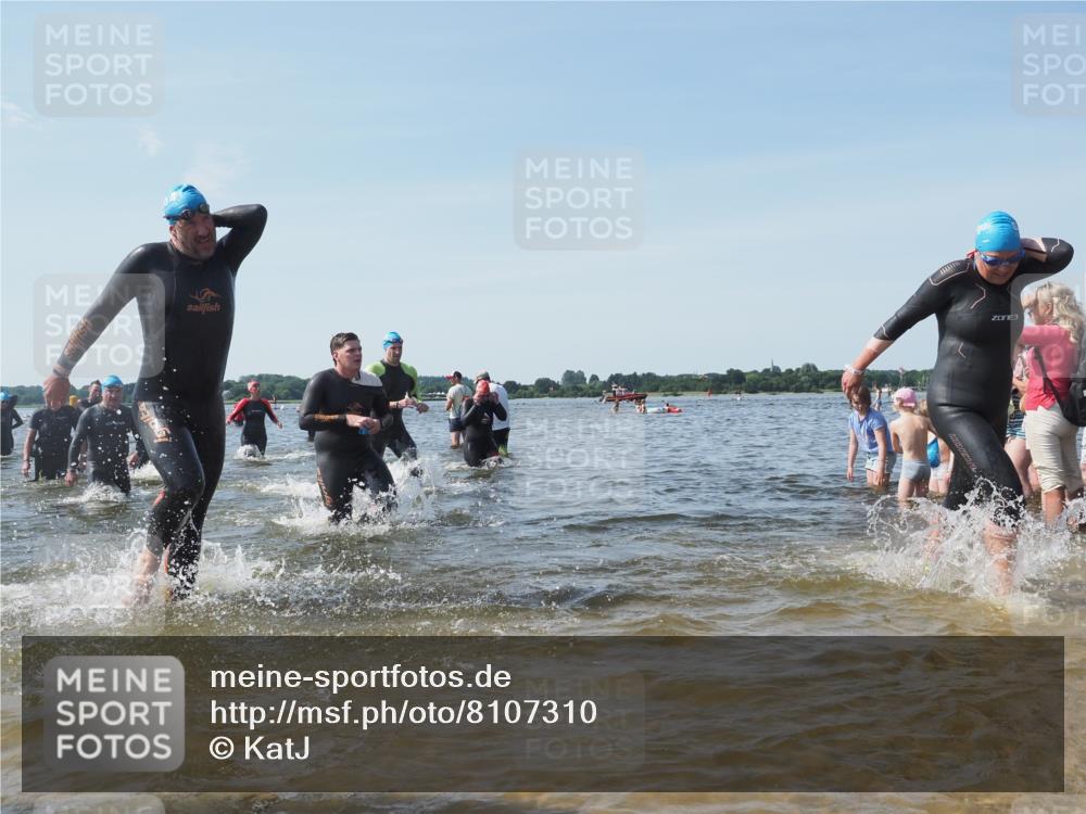 22.06.2025 - Viking Triathlon KatJ http://msf.ph/oto/8107310 22.06.2025 10:37:38 Schwimmen 21, 131, 141, 163, 177, 180, 187, 245, 396, 411, 433, 456, 506, 614, 619, 639, 645 meine-sportfotos.de