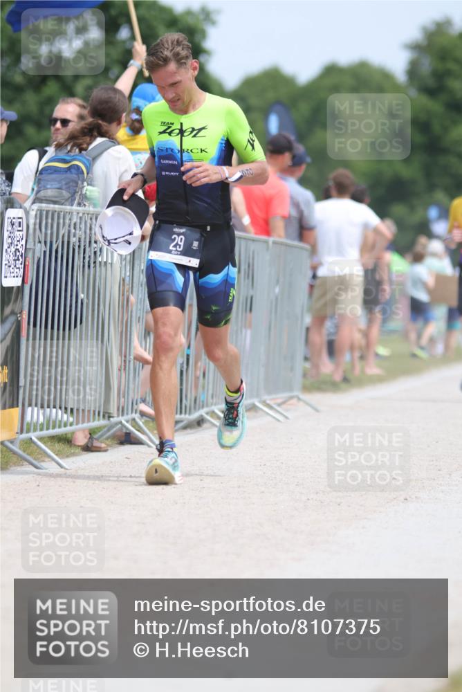 22.06.2025 - Viking Triathlon H.Heesch http://msf.ph/oto/8107375 22.06.2025 13:55:42 Laufen 29, 175, 348, 463, 554 meine-sportfotos.de