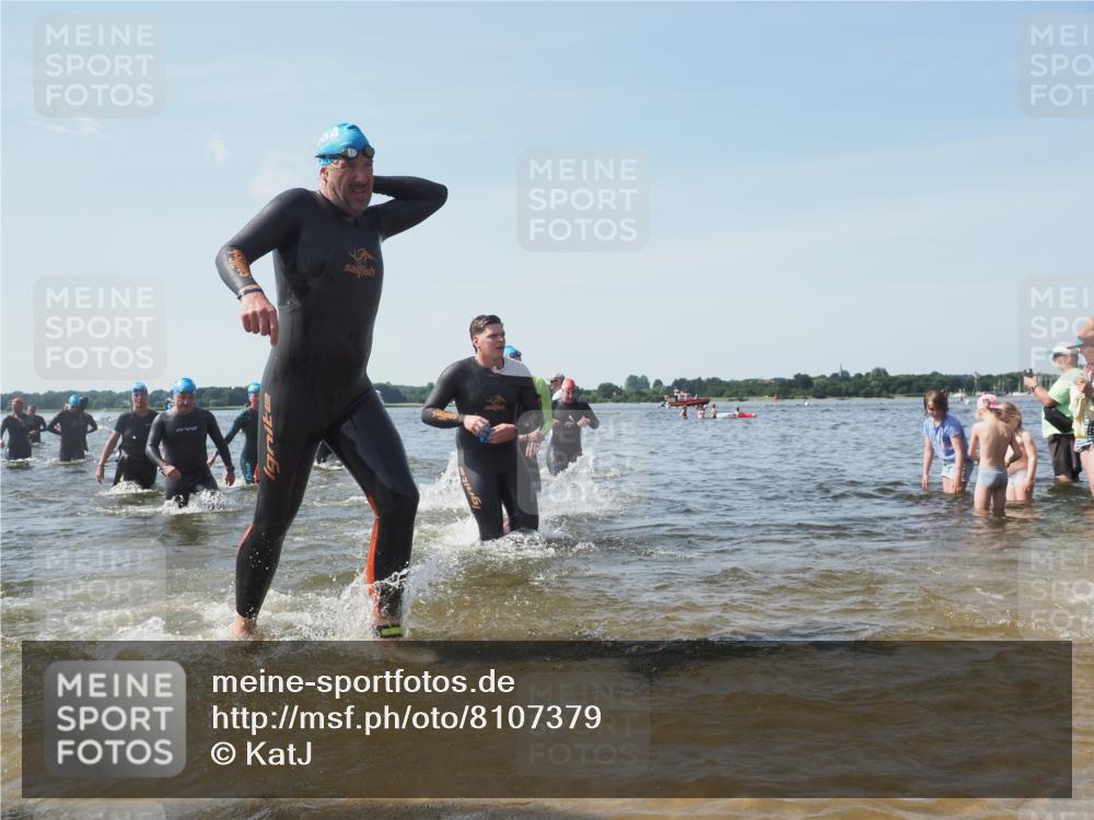 22.06.2025 - Viking Triathlon KatJ http://msf.ph/oto/8107379 22.06.2025 10:37:39 Schwimmen 21, 131, 141, 163, 177, 187, 245, 396, 411, 433, 456, 506, 614, 619, 639, 645 meine-sportfotos.de