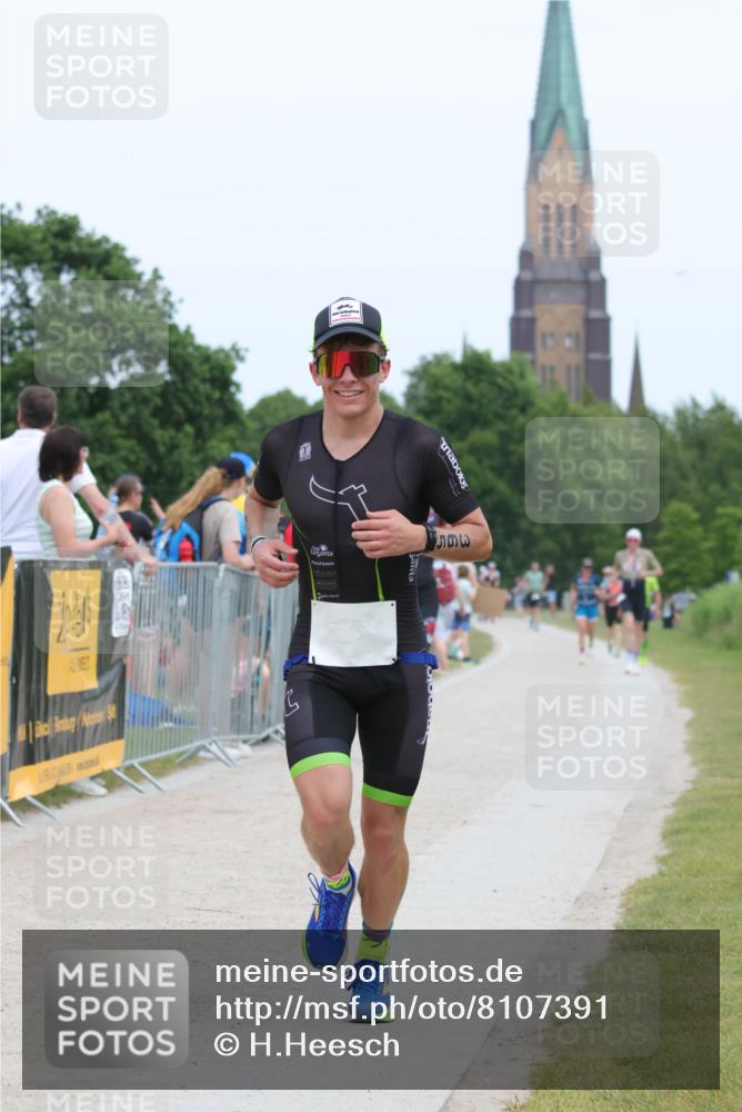 22.06.2025 - Viking Triathlon H.Heesch http://msf.ph/oto/8107391 22.06.2025 14:31:35 Laufen 365, 395 meine-sportfotos.de
