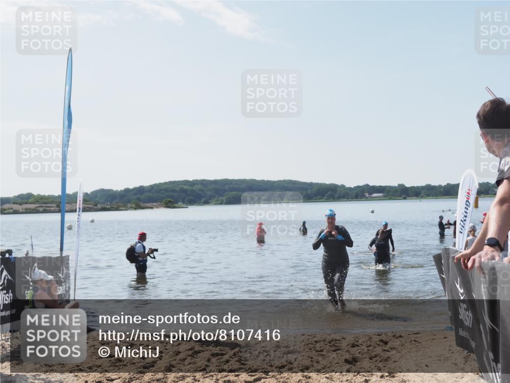 22.06.2025 - Viking Triathlon MichiJ http://msf.ph/oto/8107416 22.06.2025 10:53:23 Schwimmen 165, 201, 241, 319 meine-sportfotos.de