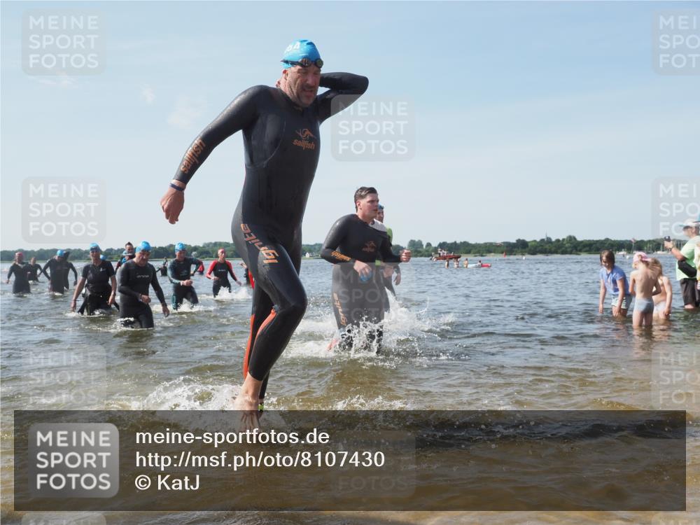 22.06.2025 - Viking Triathlon KatJ http://msf.ph/oto/8107430 22.06.2025 10:37:39 Schwimmen 21, 131, 141, 163, 177, 187, 245, 396, 411, 433, 456, 506, 614, 619, 639, 645 meine-sportfotos.de
