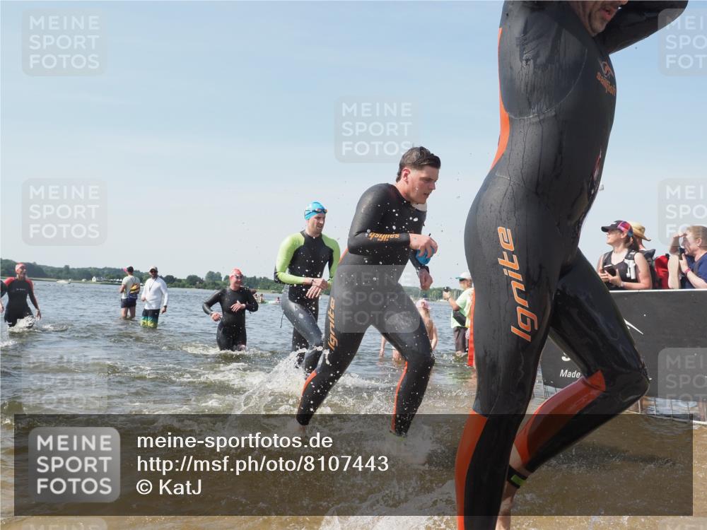 22.06.2025 - Viking Triathlon KatJ http://msf.ph/oto/8107443 22.06.2025 10:37:40 Schwimmen 21, 131, 141, 163, 177, 187, 245, 396, 411, 433, 456, 506, 614, 619, 639, 645 meine-sportfotos.de