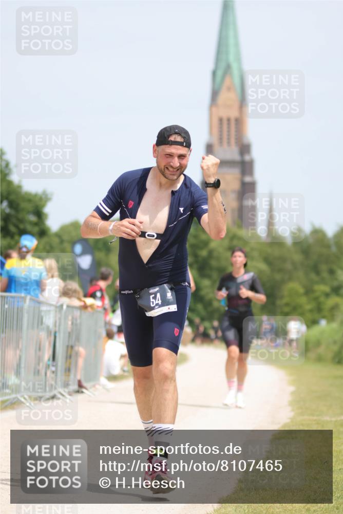 22.06.2025 - Viking Triathlon H.Heesch http://msf.ph/oto/8107465 22.06.2025 14:20:52 Laufen 54, 408, 465, 611 meine-sportfotos.de