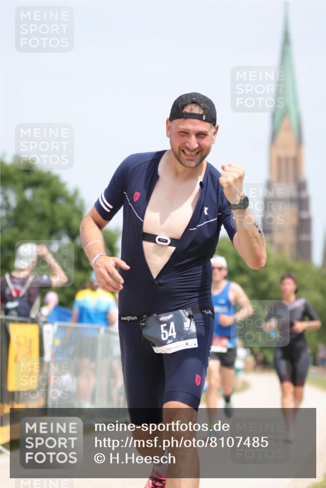 22.06.2025 - Viking Triathlon H.Heesch http://msf.ph/oto/8107485 22.06.2025 14:20:53 Laufen 54, 408, 465, 611 meine-sportfotos.de