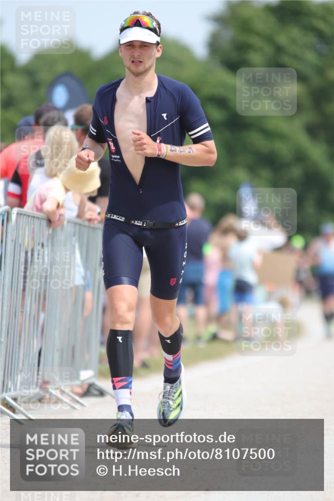 22.06.2025 - Viking Triathlon H.Heesch http://msf.ph/oto/8107500 22.06.2025 13:57:10 Laufen 544 meine-sportfotos.de