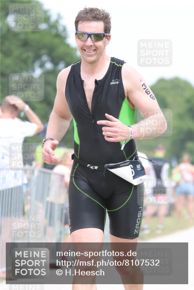 22.06.2025 - Viking Triathlon H.Heesch http://msf.ph/oto/8107532 22.06.2025 14:42:08 Laufen 184, 356, 366, 601 meine-sportfotos.de