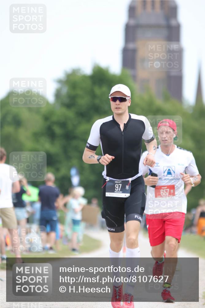 22.06.2025 - Viking Triathlon H.Heesch http://msf.ph/oto/8107627 22.06.2025 14:00:22 Laufen 97, 657 meine-sportfotos.de
