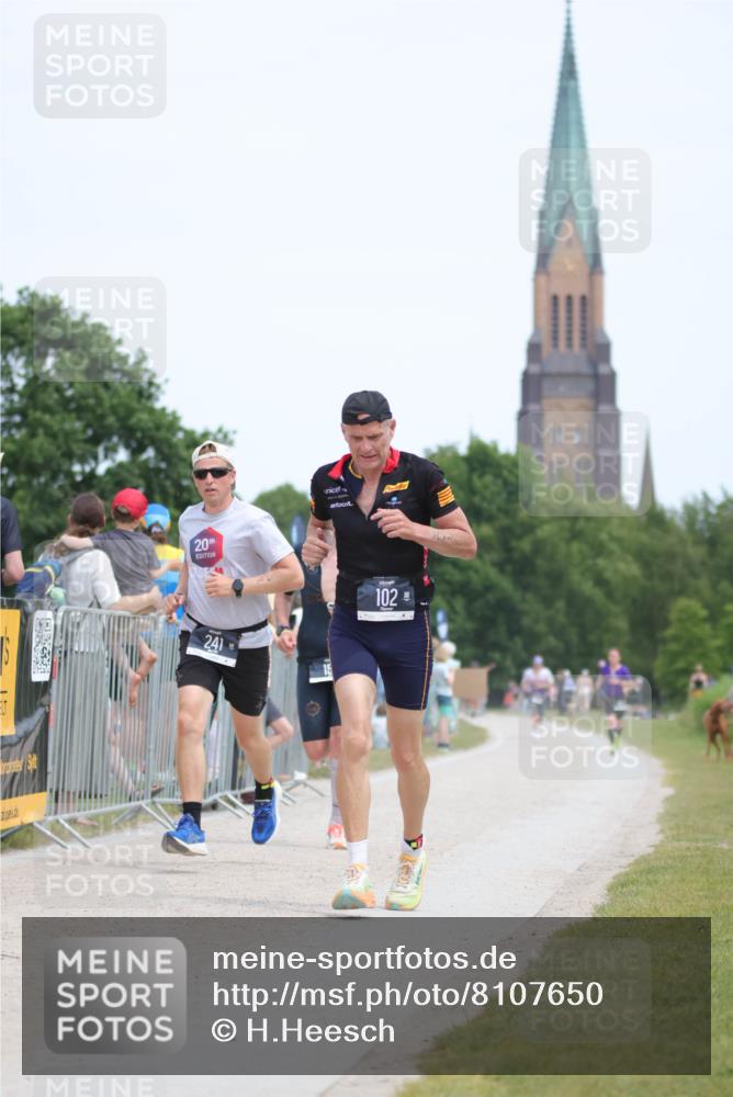 22.06.2025 - Viking Triathlon H.Heesch http://msf.ph/oto/8107650 22.06.2025 14:00:30 Laufen 97, 102, 152, 241, 657 meine-sportfotos.de