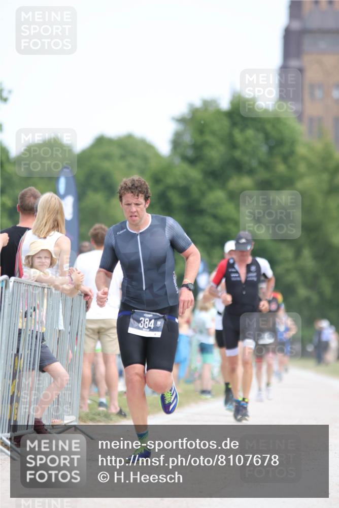 22.06.2025 - Viking Triathlon H.Heesch http://msf.ph/oto/8107678 22.06.2025 14:01:01 Laufen 384 meine-sportfotos.de