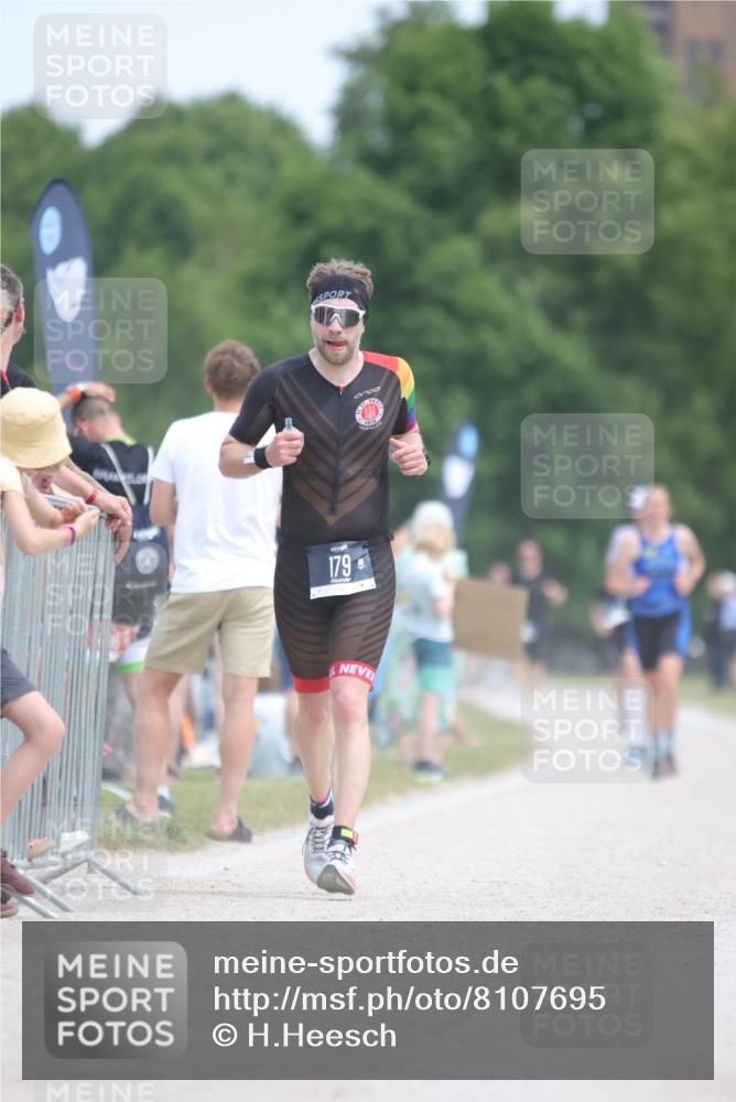 22.06.2025 - Viking Triathlon H.Heesch http://msf.ph/oto/8107695 22.06.2025 14:01:10 Laufen 63, 179, 658 meine-sportfotos.de