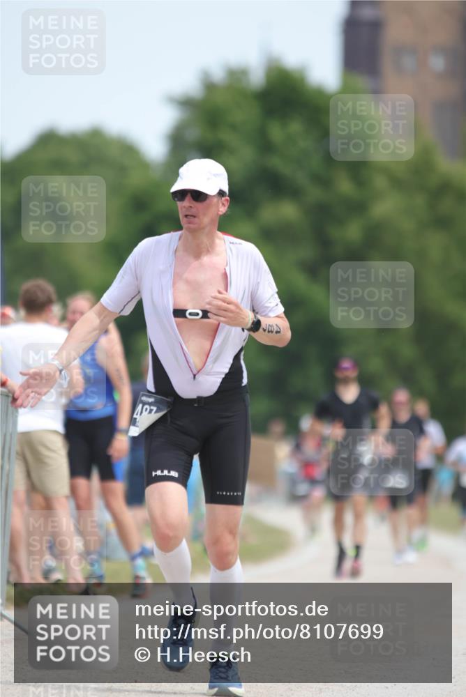 22.06.2025 - Viking Triathlon H.Heesch http://msf.ph/oto/8107699 22.06.2025 14:01:24 Laufen 487 meine-sportfotos.de
