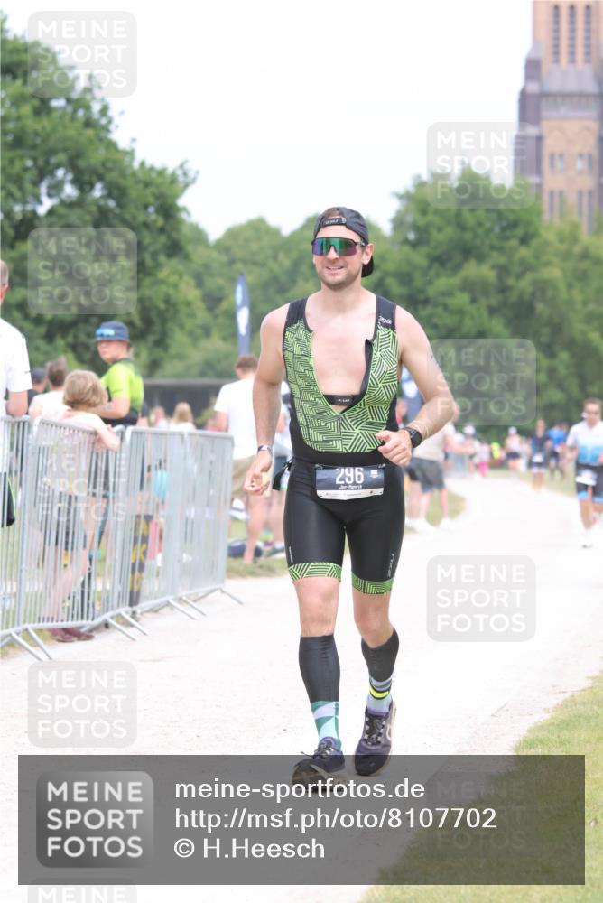 22.06.2025 - Viking Triathlon H.Heesch http://msf.ph/oto/8107702 22.06.2025 14:42:17 Laufen 296 meine-sportfotos.de