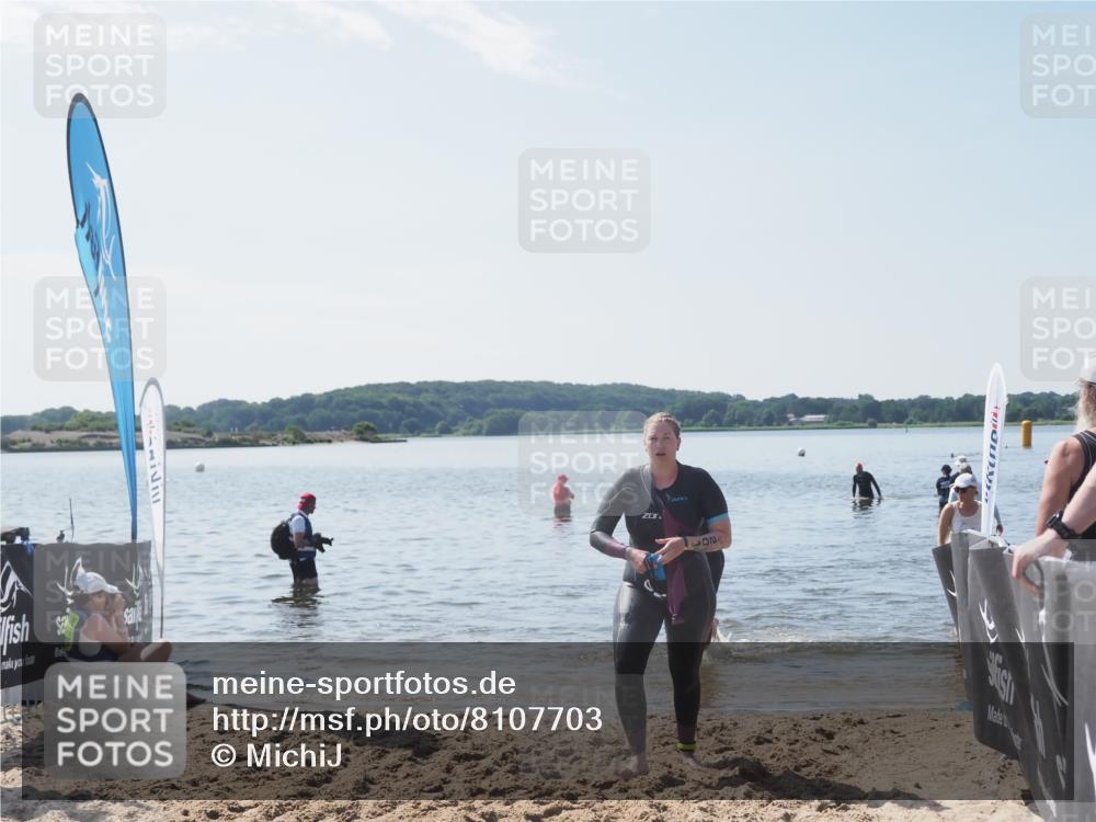 22.06.2025 - Viking Triathlon MichiJ http://msf.ph/oto/8107703 22.06.2025 10:53:34 Schwimmen 201, 241 meine-sportfotos.de
