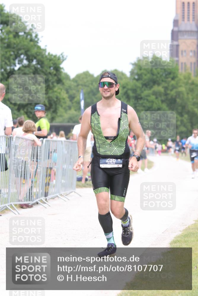 22.06.2025 - Viking Triathlon H.Heesch http://msf.ph/oto/8107707 22.06.2025 14:42:17 Laufen 296 meine-sportfotos.de