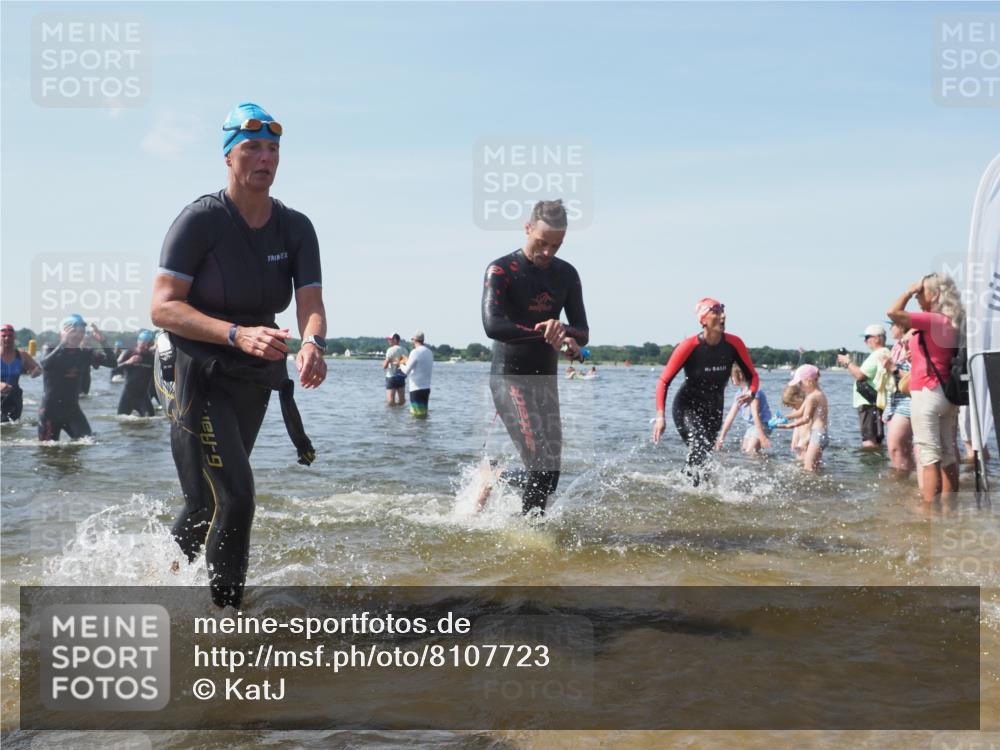 22.06.2025 - Viking Triathlon KatJ http://msf.ph/oto/8107723 22.06.2025 10:37:46 Schwimmen 163, 177, 245, 335, 396, 411, 433, 506, 614, 619, 639, 645 meine-sportfotos.de
