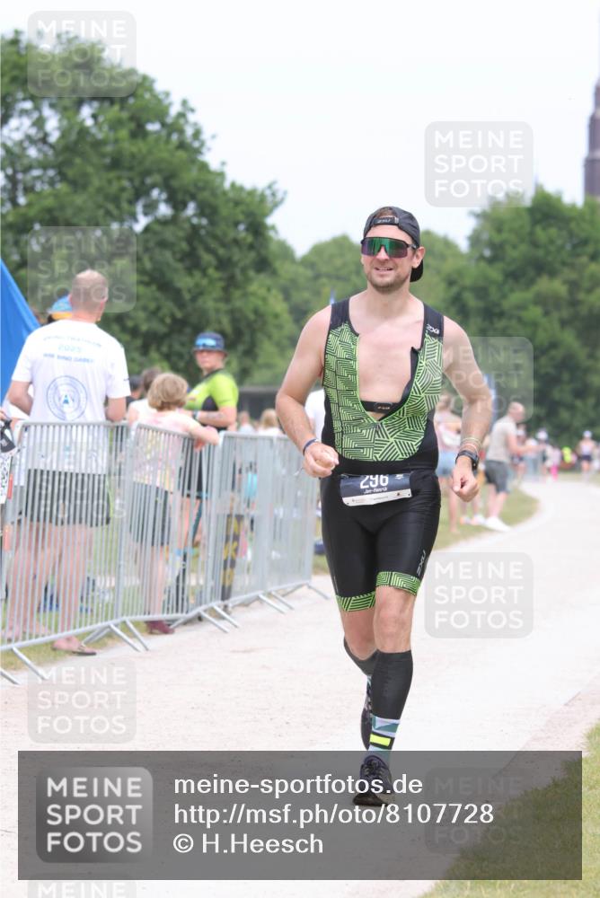 22.06.2025 - Viking Triathlon H.Heesch http://msf.ph/oto/8107728 22.06.2025 14:42:17 Laufen 296 meine-sportfotos.de