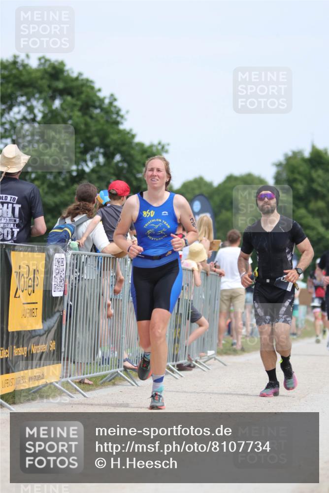 22.06.2025 - Viking Triathlon H.Heesch http://msf.ph/oto/8107734 22.06.2025 14:01:35 Laufen 13, 383, 542 meine-sportfotos.de