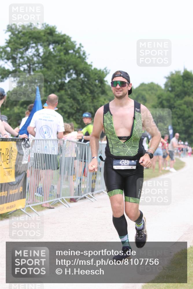 22.06.2025 - Viking Triathlon H.Heesch http://msf.ph/oto/8107756 22.06.2025 14:42:18 Laufen 296 meine-sportfotos.de