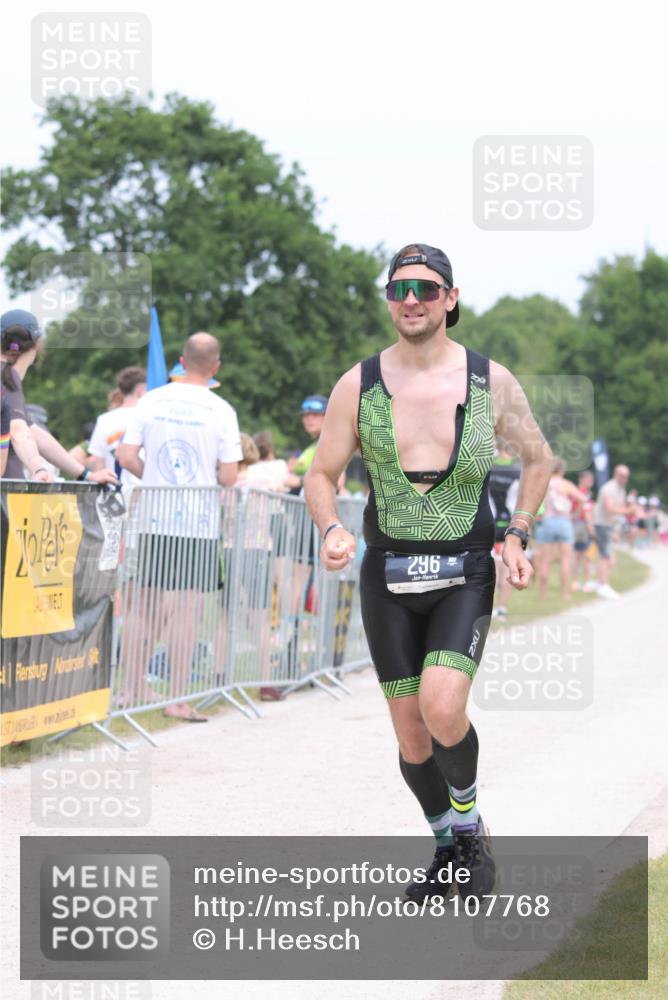 22.06.2025 - Viking Triathlon H.Heesch http://msf.ph/oto/8107768 22.06.2025 14:42:18 Laufen 296 meine-sportfotos.de
