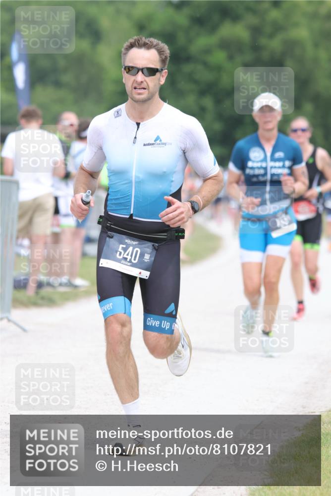 22.06.2025 - Viking Triathlon H.Heesch http://msf.ph/oto/8107821 22.06.2025 14:42:26 Laufen 163, 540, 606 meine-sportfotos.de