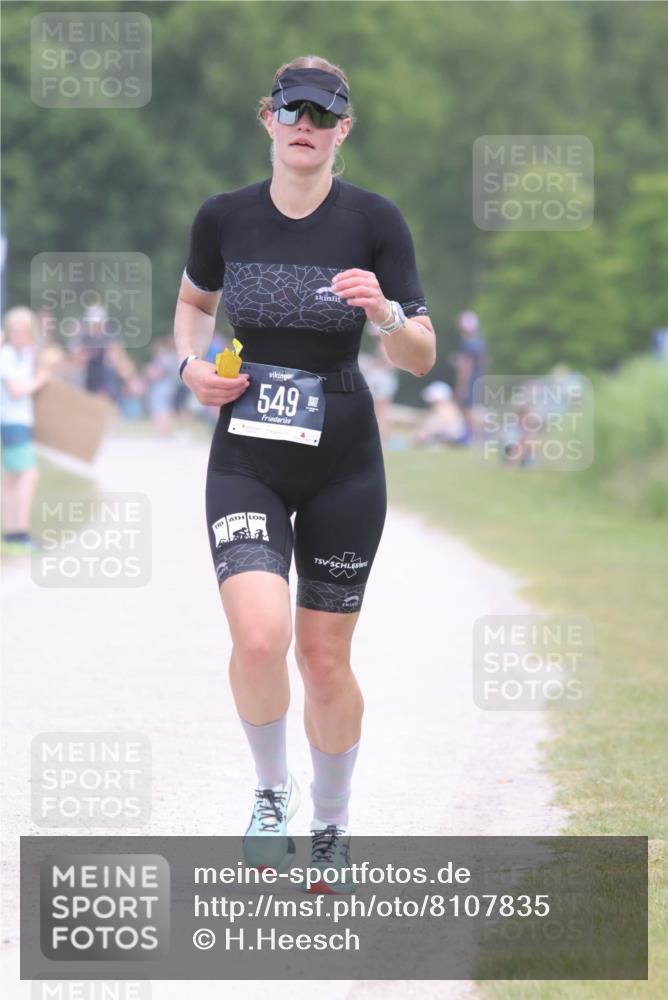 22.06.2025 - Viking Triathlon H.Heesch http://msf.ph/oto/8107835 22.06.2025 14:32:23 Laufen 390, 549 meine-sportfotos.de