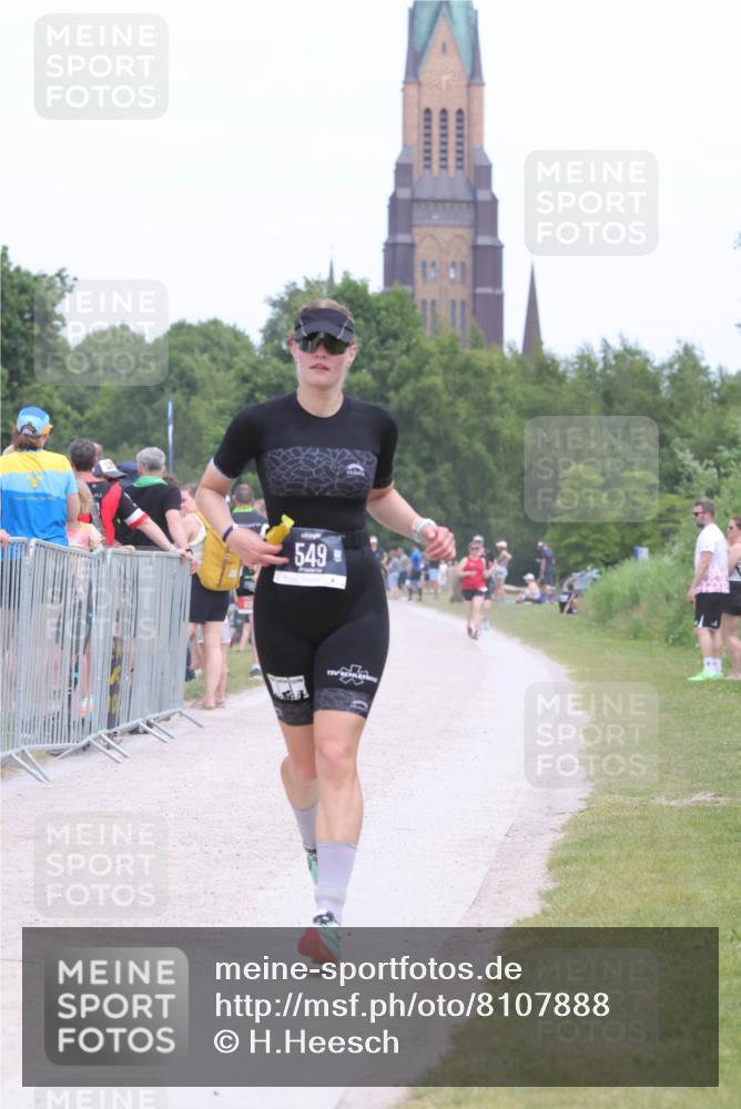 22.06.2025 - Viking Triathlon H.Heesch http://msf.ph/oto/8107888 22.06.2025 14:32:25 Laufen 390, 549 meine-sportfotos.de