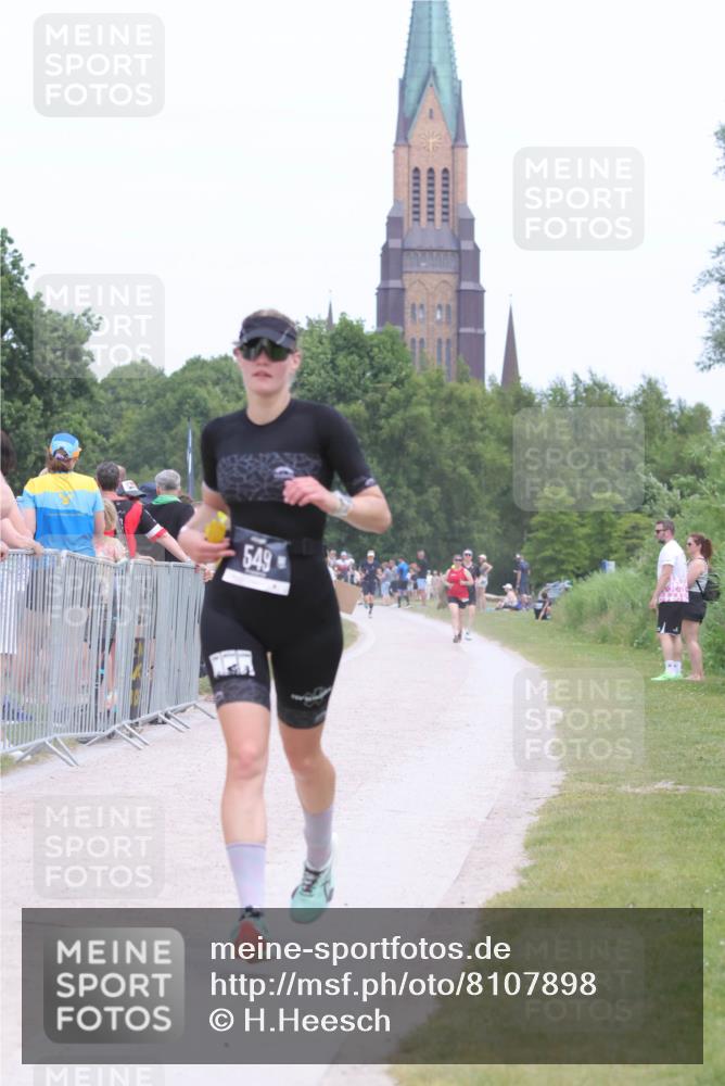 22.06.2025 - Viking Triathlon H.Heesch http://msf.ph/oto/8107898 22.06.2025 14:32:26 Laufen 390, 549 meine-sportfotos.de