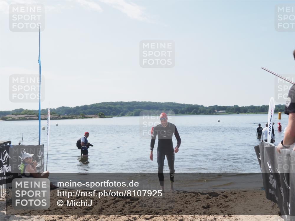 22.06.2025 - Viking Triathlon MichiJ http://msf.ph/oto/8107925 22.06.2025 10:53:59 Schwimmen 634 meine-sportfotos.de