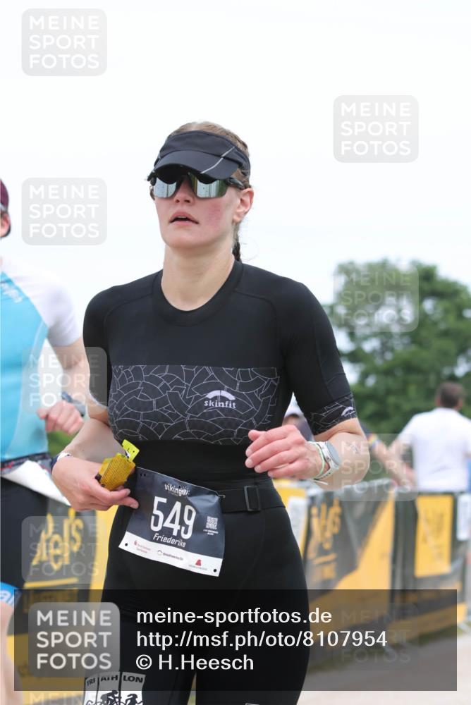 22.06.2025 - Viking Triathlon H.Heesch http://msf.ph/oto/8107954 22.06.2025 14:32:28 Laufen 390, 549 meine-sportfotos.de
