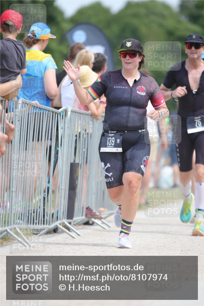 22.06.2025 - Viking Triathlon H.Heesch http://msf.ph/oto/8107974 22.06.2025 14:02:20 Laufen 23, 75, 139, 144, 200, 375 meine-sportfotos.de