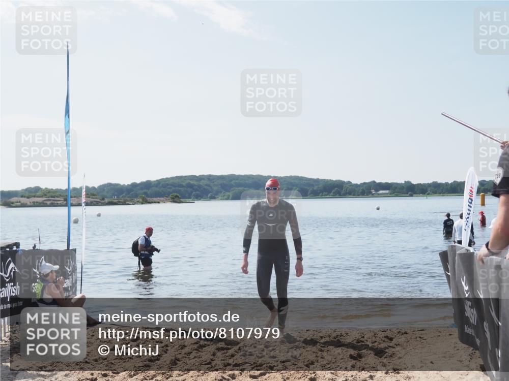 22.06.2025 - Viking Triathlon MichiJ http://msf.ph/oto/8107979 22.06.2025 10:53:59 Schwimmen 634 meine-sportfotos.de