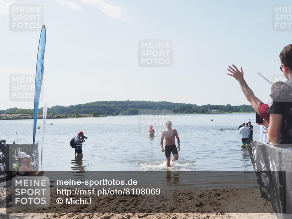 22.06.2025 - Viking Triathlon MichiJ http://msf.ph/oto/8108069 22.06.2025 10:54:55 Schwimmen 305 meine-sportfotos.de