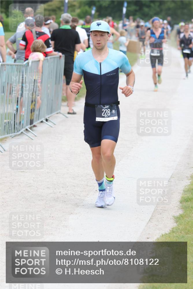 22.06.2025 - Viking Triathlon H.Heesch http://msf.ph/oto/8108122 22.06.2025 14:33:21 Laufen 228 meine-sportfotos.de