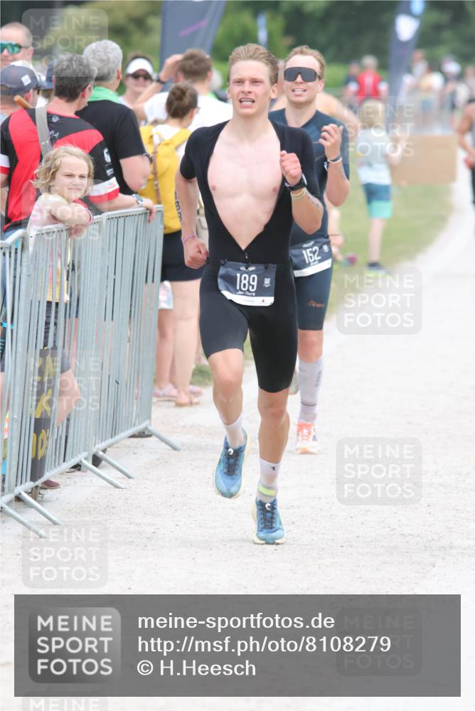 22.06.2025 - Viking Triathlon H.Heesch http://msf.ph/oto/8108279 22.06.2025 14:33:30 Laufen 152, 189, 197, 337, 463 meine-sportfotos.de