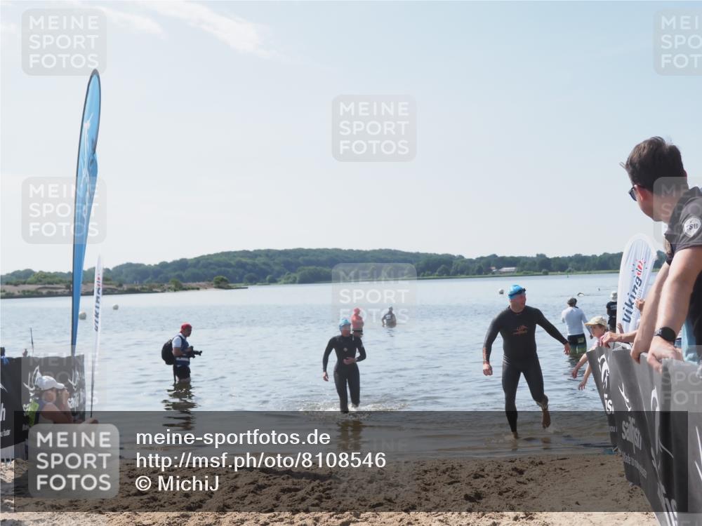 22.06.2025 - Viking Triathlon MichiJ http://msf.ph/oto/8108546 22.06.2025 10:55:31 Schwimmen 246, 472 meine-sportfotos.de