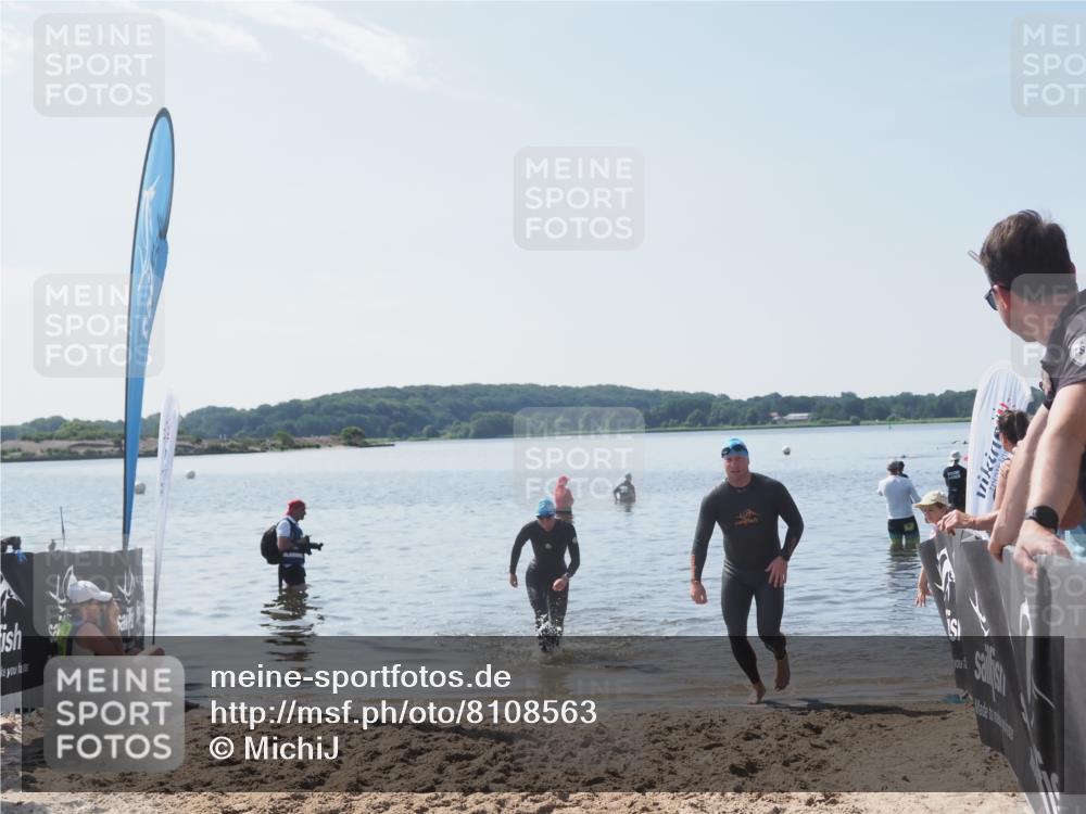 22.06.2025 - Viking Triathlon MichiJ http://msf.ph/oto/8108563 22.06.2025 10:55:32 Schwimmen 246, 472 meine-sportfotos.de