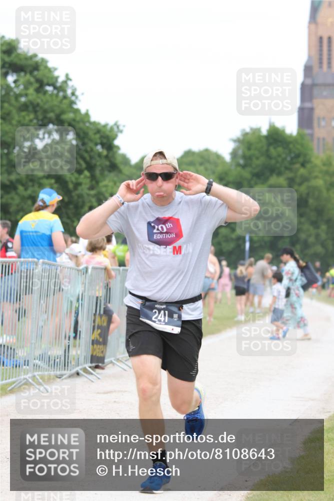 22.06.2025 - Viking Triathlon H.Heesch http://msf.ph/oto/8108643 22.06.2025 14:35:25 Laufen 241 meine-sportfotos.de